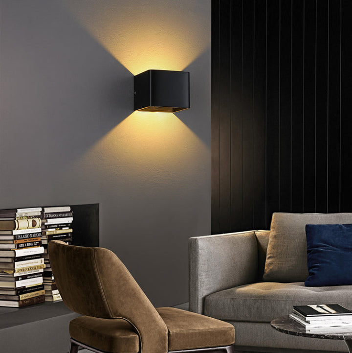 Nowoczesna Minimalistyczna Wodoodporna Lampa Ścienna LED w Kształcie Sześcianu z Aluminium i Szkła do Sypialni