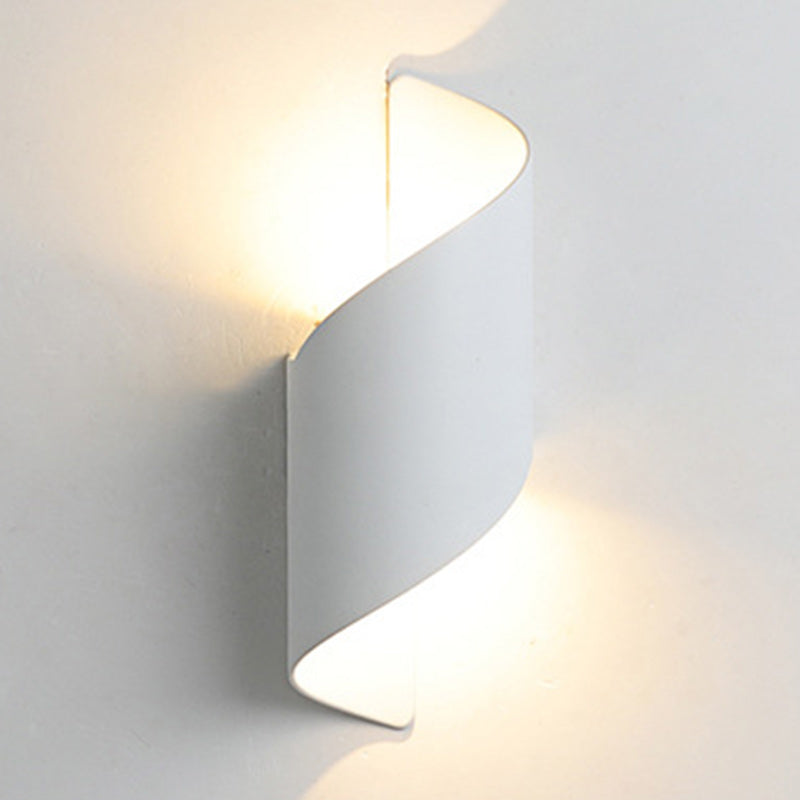 Nowoczesna minimalistyczna wodoodporna spiralna aluminiowa akrylowa lampa LED ścienna do sypialni