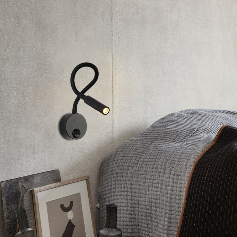 Nowoczesna minimalistyczna lampa LED do czytania na ścianę z elastycznym, giętkim metalowym rurką do sypialni