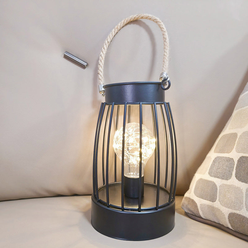 Nowoczesna minimalistyczna lampa stołowa LED w pionowe paski, kwadratowa, okrągła, żelazna do salonu