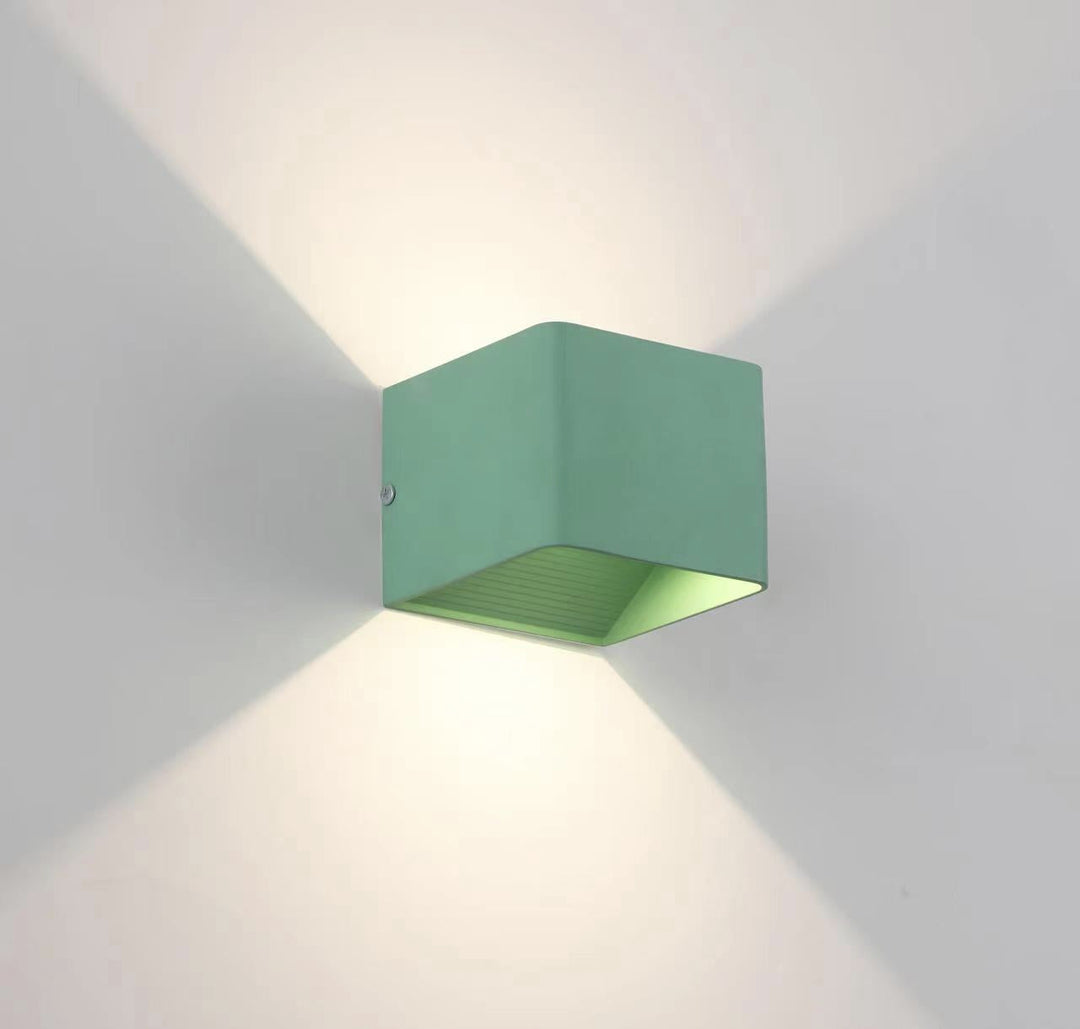 OrrSquare – Nowoczesna kwadratowa lampa ścienna do stylowego oświetlenia