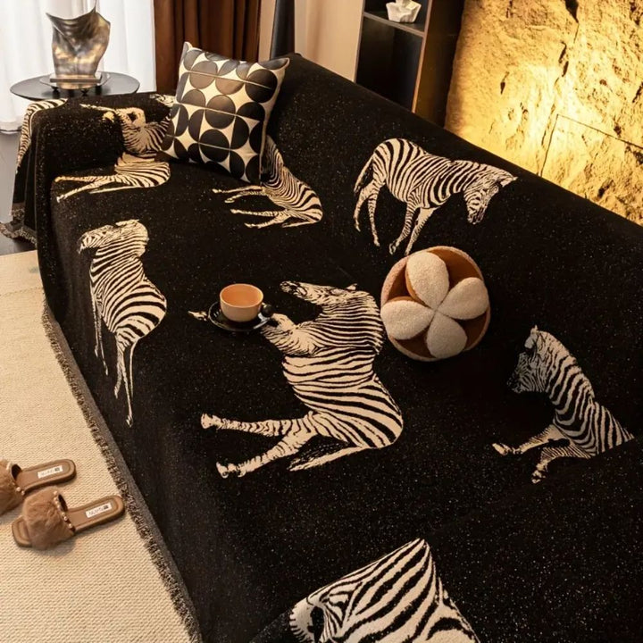 Czarna Pokrywa na Sofę w Zebra