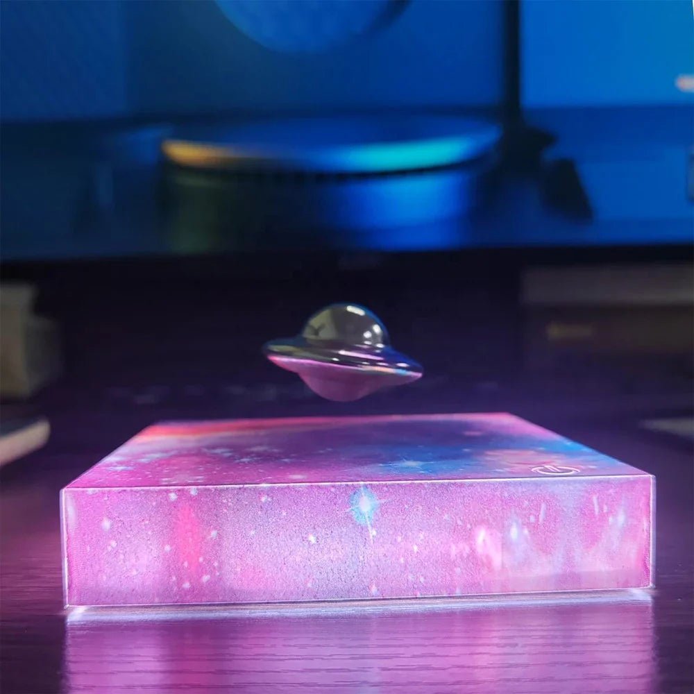 Latająca Lampa LED w Kształcie Statku Kosmicznego z Technologią Levitacji Magnetycznej