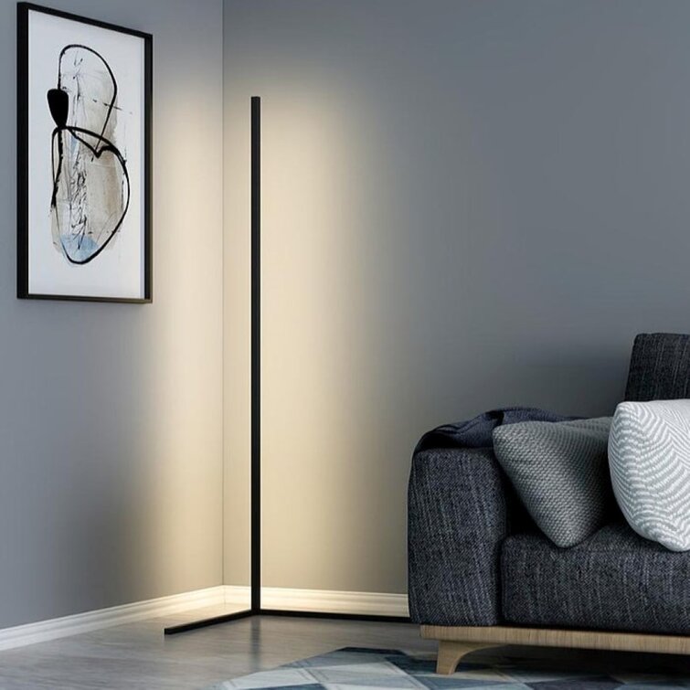 Lampa podłogowa narożna