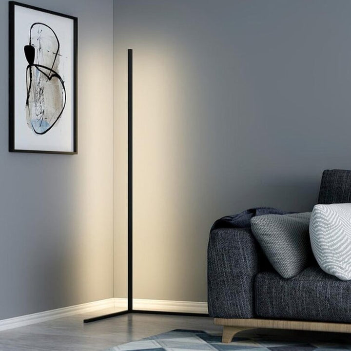 Lampa podłogowa narożna