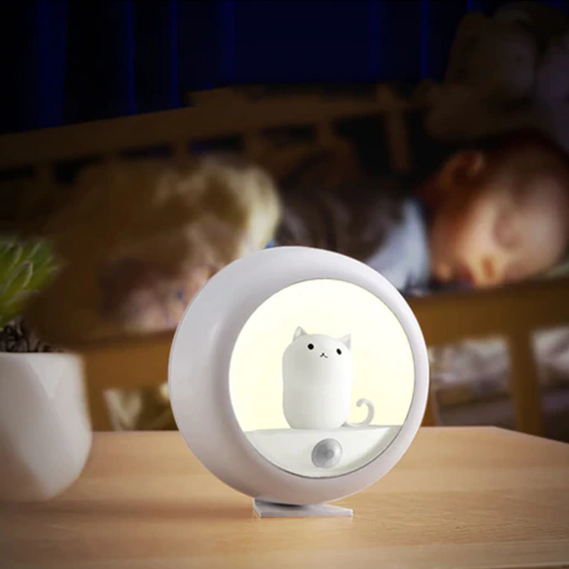 Urocza Lampa Nocna w Kształcie Kota