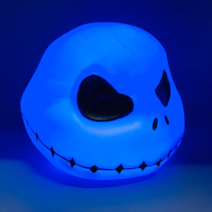 Halloween Jack Skellington Lampa Nocna – kolorowa figura anime z Dekoracji Świątecznej "Miasteczko Halloween"