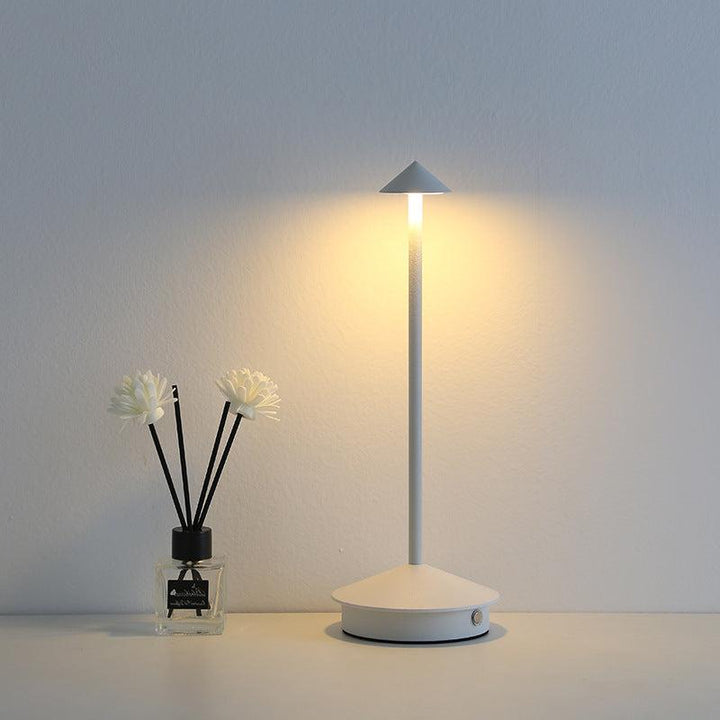Przenośna lampa stołowa - Bezprzewodowa lampa inspirowana przyciemniającą Pina Pro