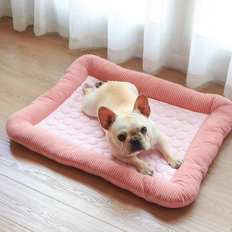FurChill Frenchie Oddychająca Legowisko dla Psa – Mata Chłodząca z Antypoślizgową Podstawą na Gorące Dni |