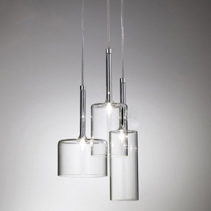 Lampa wisząca do stołu jadalnego wykonana ze szkła