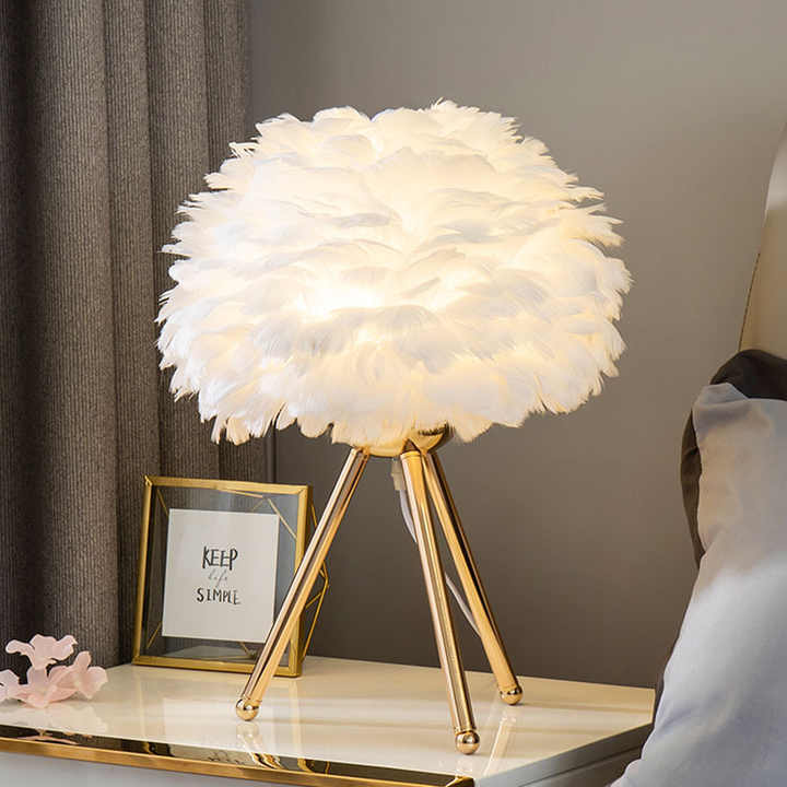 Lampa Stołowa - FeatherLux - Światło Regulowane - Elegancki Design Piór