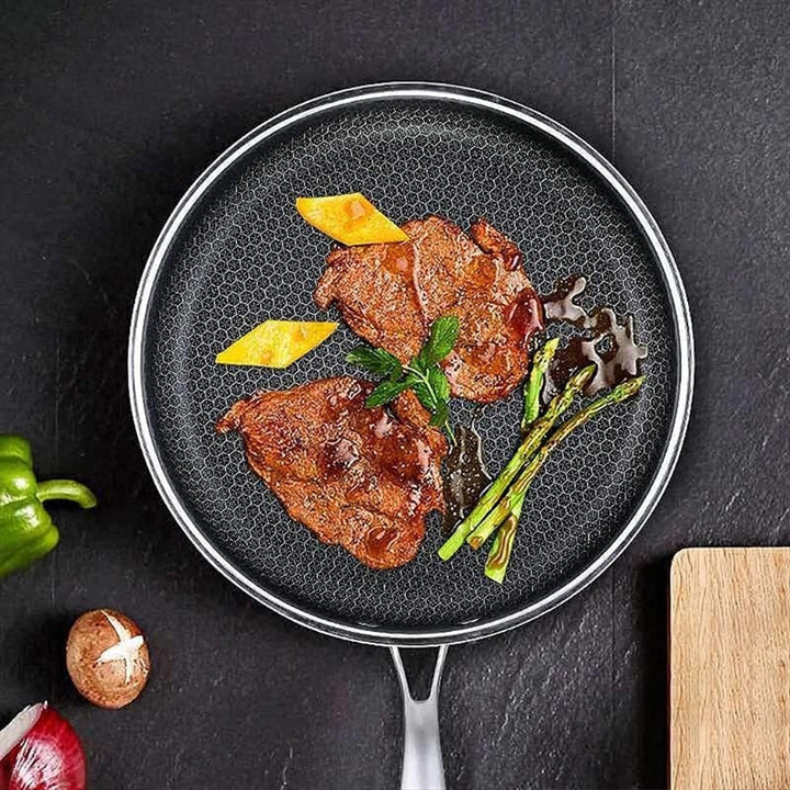 KitchenPro | Patelnia ze stali nierdzewnej z powłoką nieprzywierającą