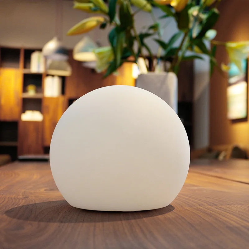 GlowSphere – Lampa stołowa z nowoczesnym, światowym urokiem
