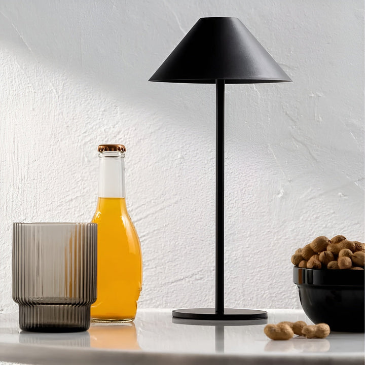 LumiLuxe - Przyciemniana Nordycka Lampa Stołowa LED z Dotykowym Sterowaniem