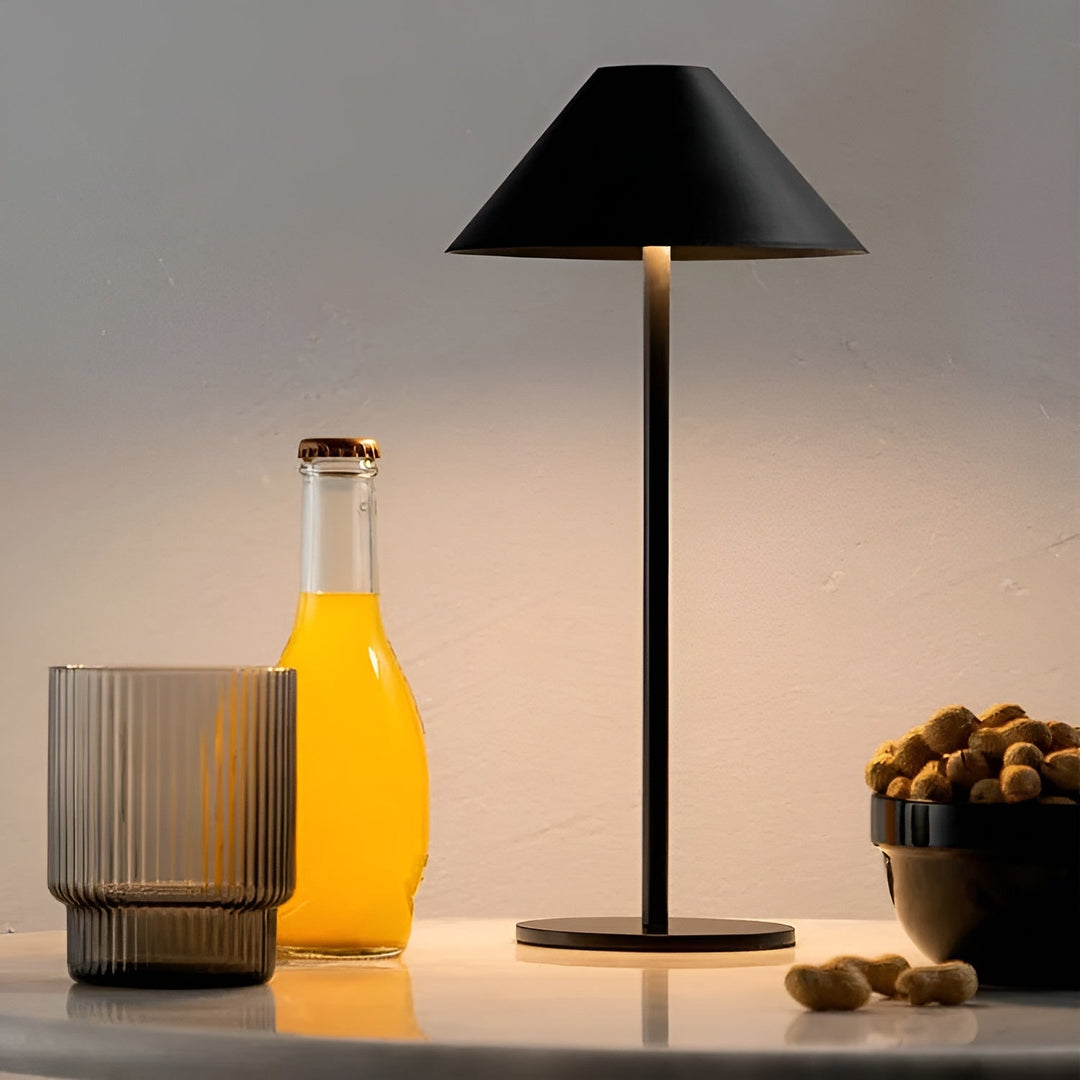 LumiLuxe - Przyciemniana Nordycka Lampa Stołowa LED z Dotykowym Sterowaniem