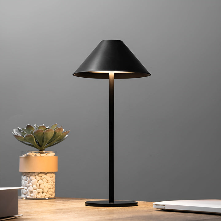 LumiLuxe - Przyciemniana Nordycka Lampa Stołowa LED z Dotykowym Sterowaniem