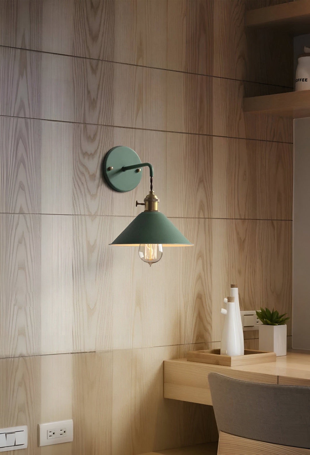 Retro Vintage Lampa Ścienna - Lampa Ścienna z Metalowym Stożkiem w Stylu Vintage