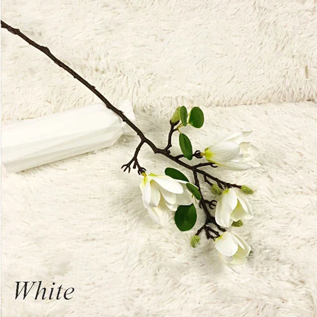Realistyczne sztuczne gałęzie magnolii