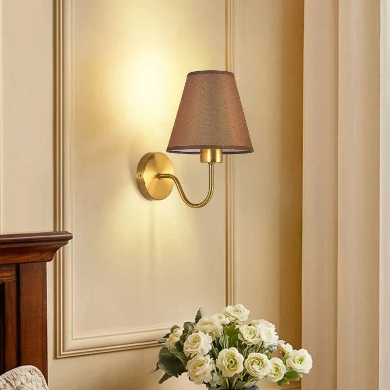Lampa Ścienna z Tkaniny