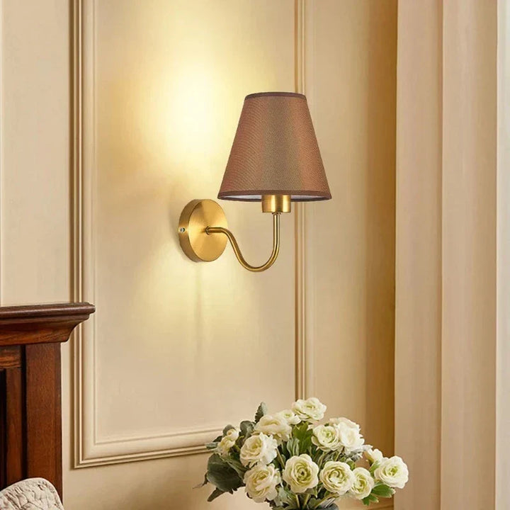 Lampa Ścienna z Tkaniny