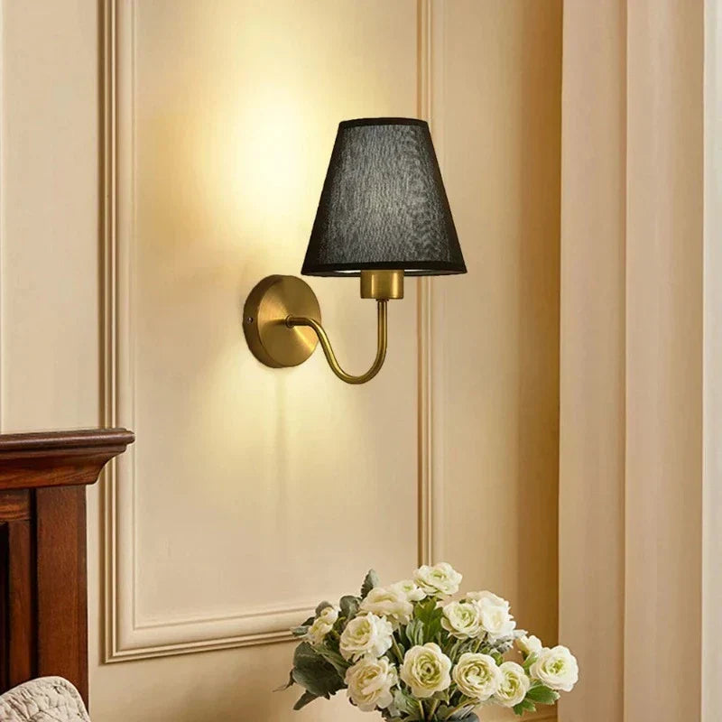 Lampa Ścienna z Tkaniny
