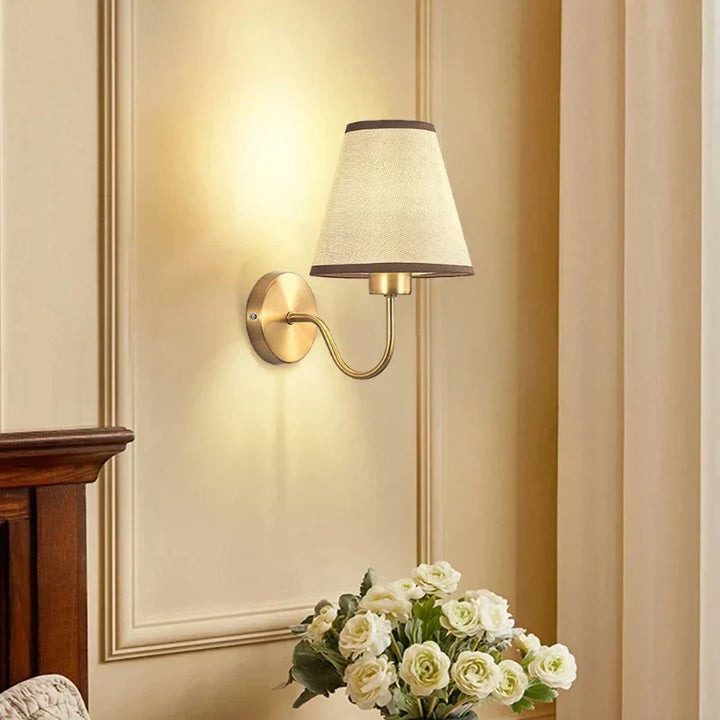 Lampa Ścienna z Tkaniny