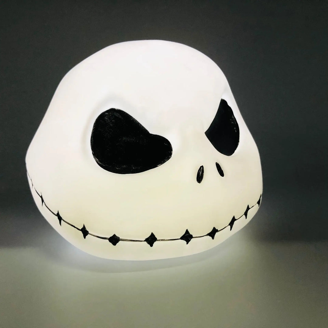 Halloween Jack Skellington Lampa Nocna – kolorowa figura anime z Dekoracji Świątecznej "Miasteczko Halloween"