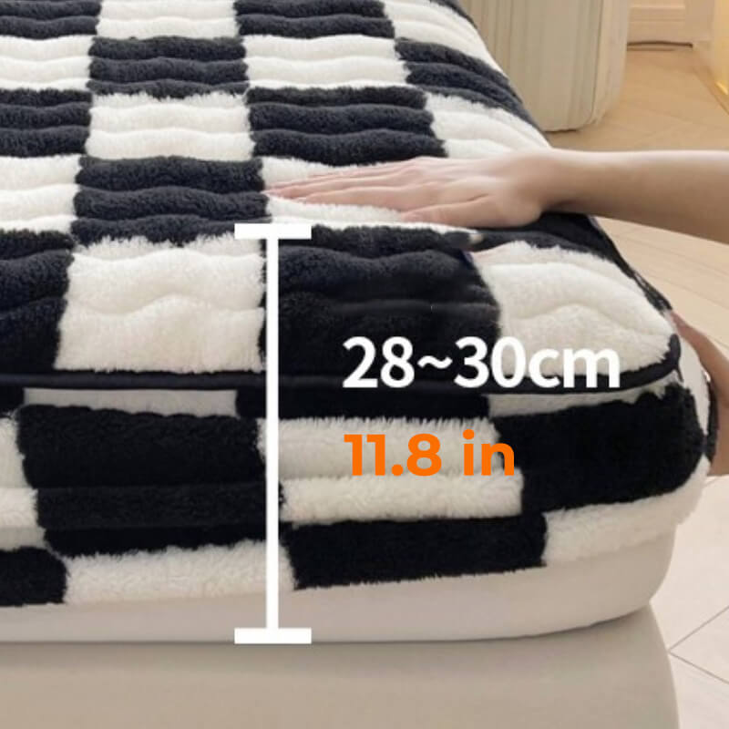 Pokrowiec na materac z pościeli w kratkę z aksamitnego mleka
