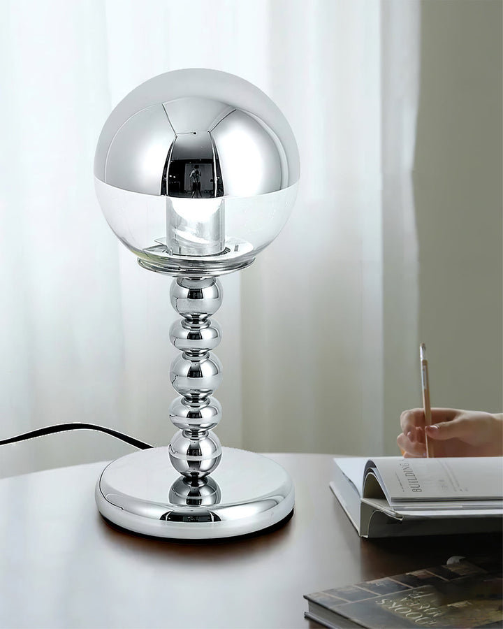 MirrorGlow – Minimalistyczna Lampa Stołowa w Chromie