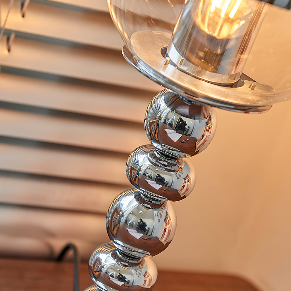 MirrorGlow – Minimalistyczna Lampa Stołowa w Chromie