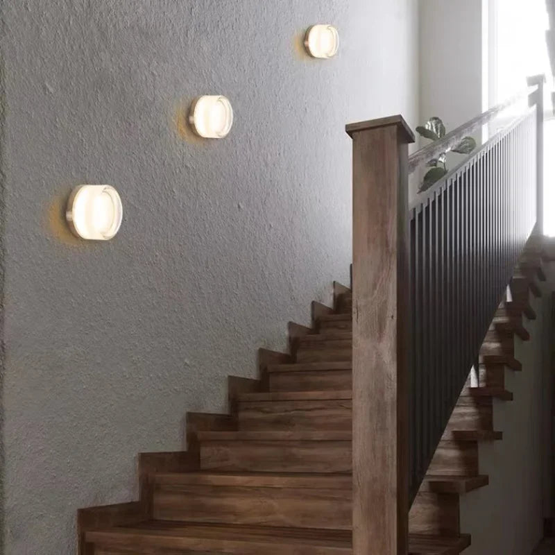Nowoczesna okrągła lampa ścienna dla atmosferycznej elegancji
