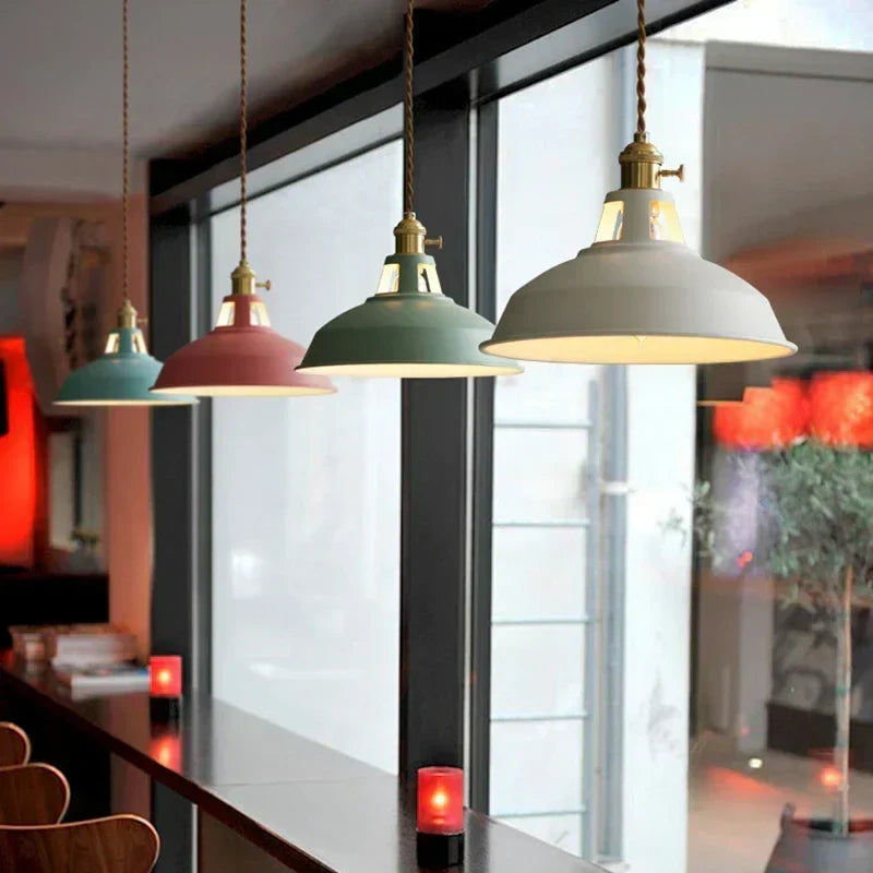 Nordycka industrialna lampa wisząca LED Retro