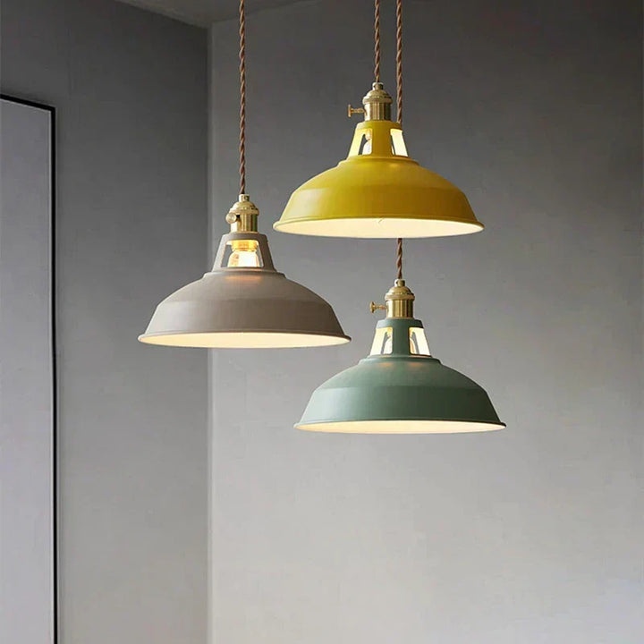 Nordycka industrialna lampa wisząca LED Retro
