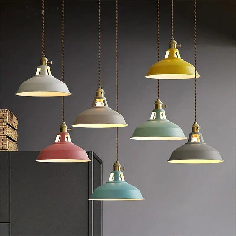 Nordycka industrialna lampa wisząca LED Retro