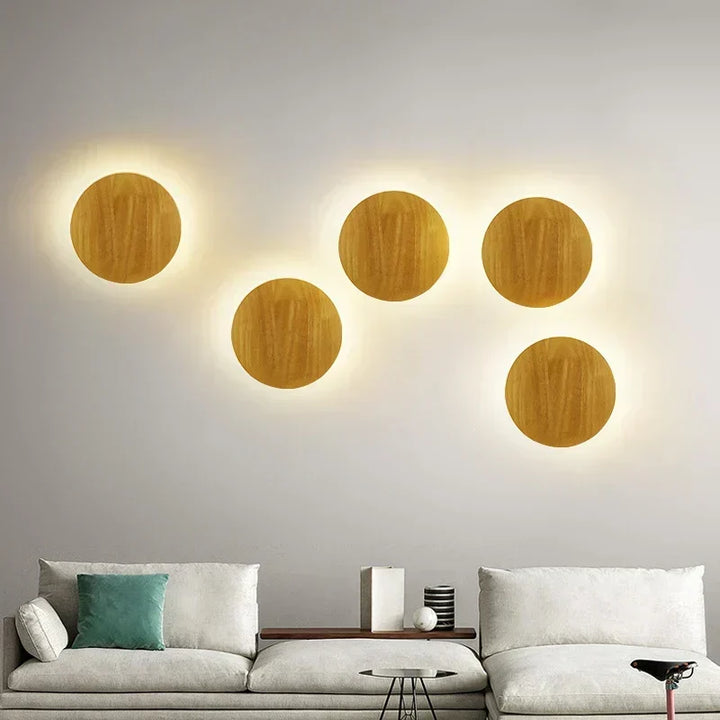 LuxeRadiant – Skandynawska Drewniana Lampa Ścienna