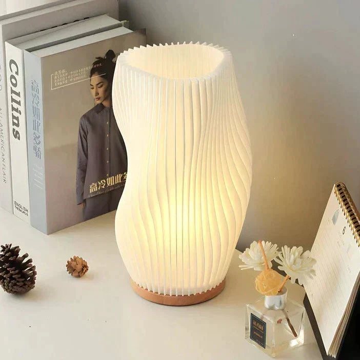 Lampa Stołowa z Eleganckim Wzorem Fali z Zasilaniem USB | WaveGlow