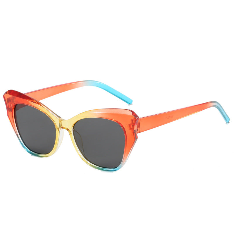 Kobiece okulary przeciwsłoneczne w kształcie kociego oka z ekstrawaganckim lustrzanym designem