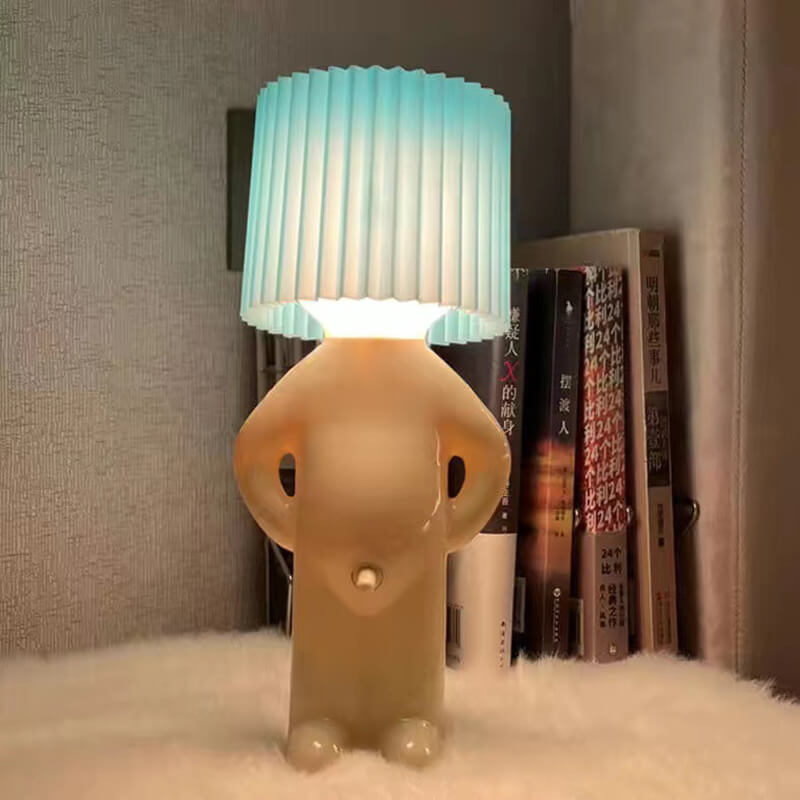 Mniejsza Lampa Stołowa dla Niegrzecznego Chłopca