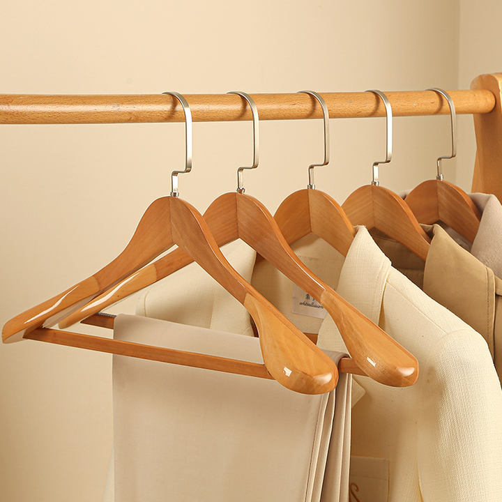 Oaklee Élite – Luksusowe Wieszaki Drewniane z Wyrafinowanym Designem