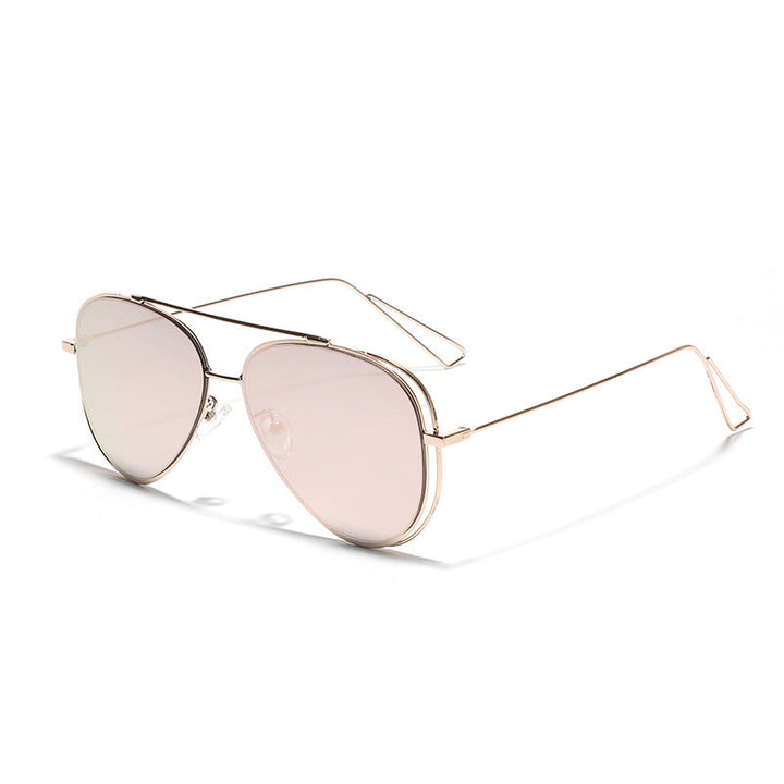 Damskie retro okulary aviator z metalową ramą w kolorze srebrnym i lustrzanymi soczewkami