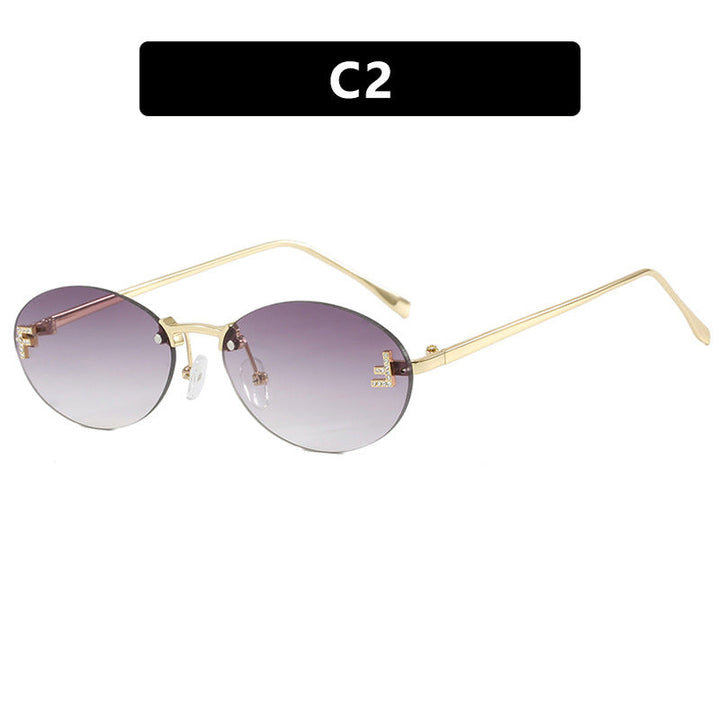 Damskie modne okulary przeciwsłoneczne z eleganckim lustrzanym frontem i delikatną metalową oprawką