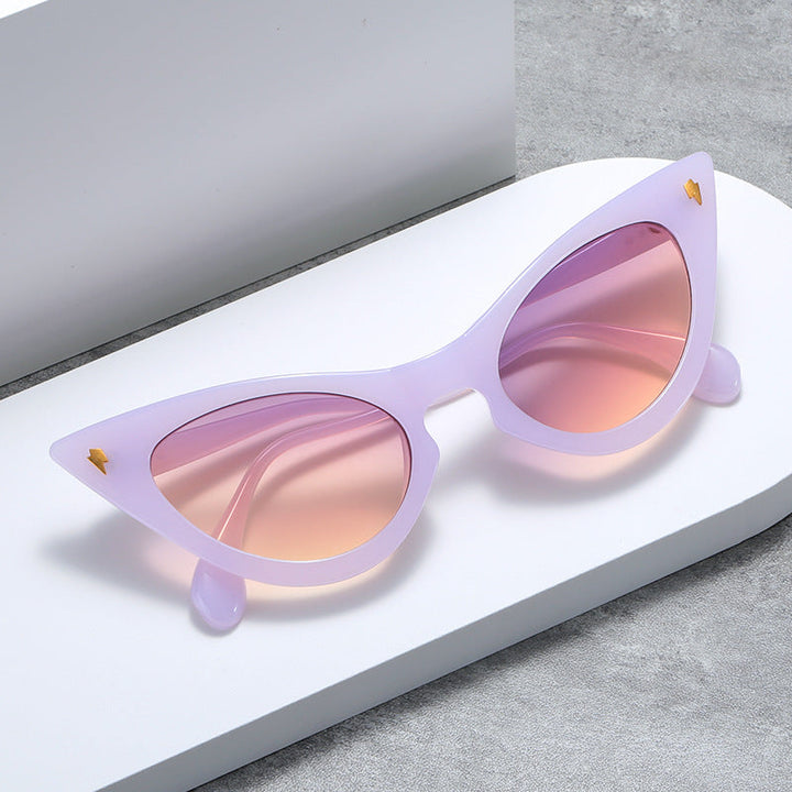 Kobiece Okulary Przeciwsłoneczne w Kształcie Kociego Oka z Lustrzanymi Soczewkami i Eleganckimi Detalami