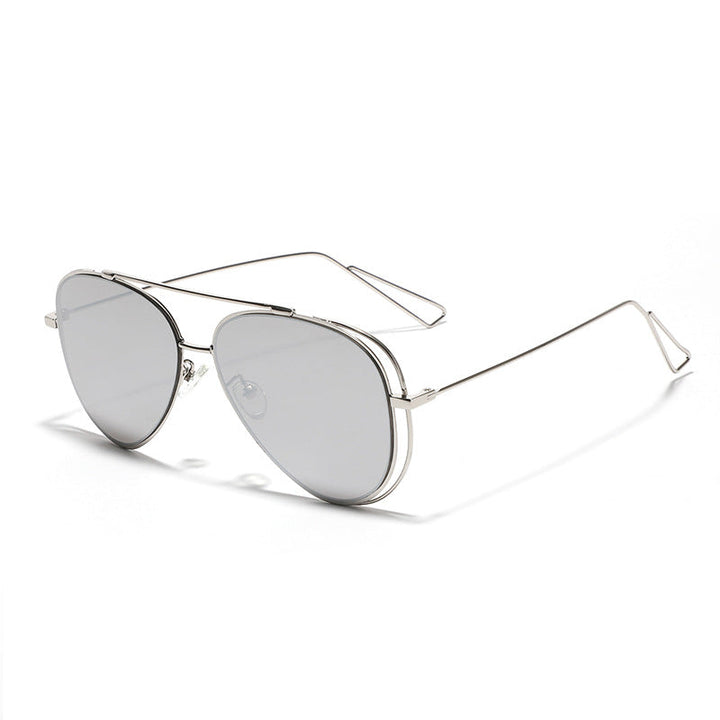 Damskie retro okulary aviator z metalową ramą w kolorze srebrnym i lustrzanymi soczewkami