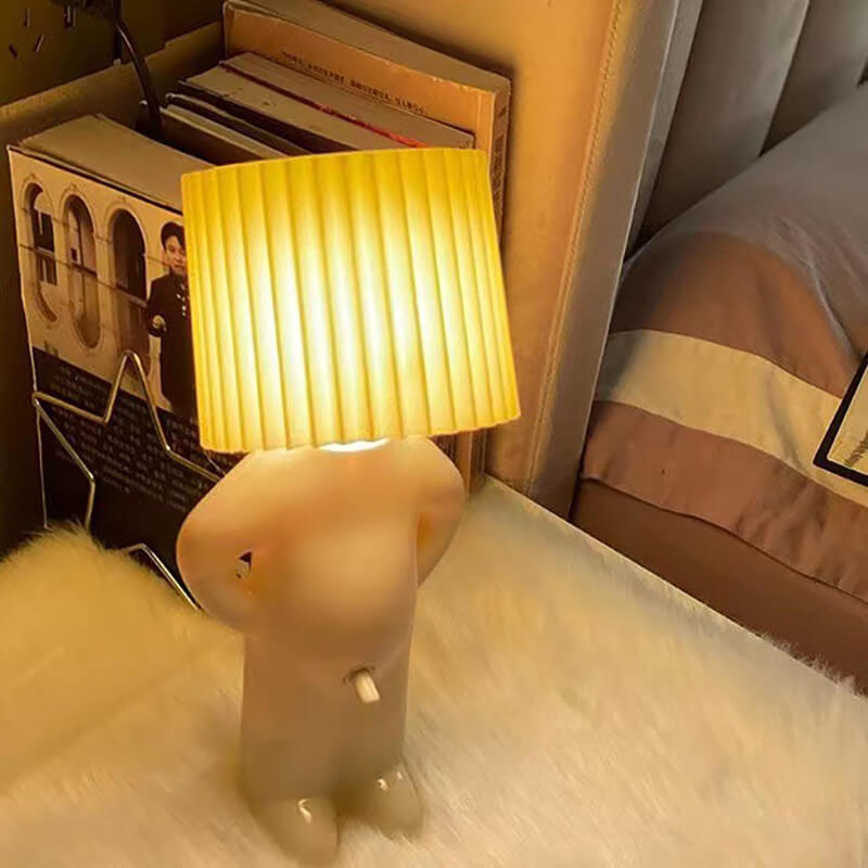 Mniejsza Lampa Stołowa dla Niegrzecznego Chłopca