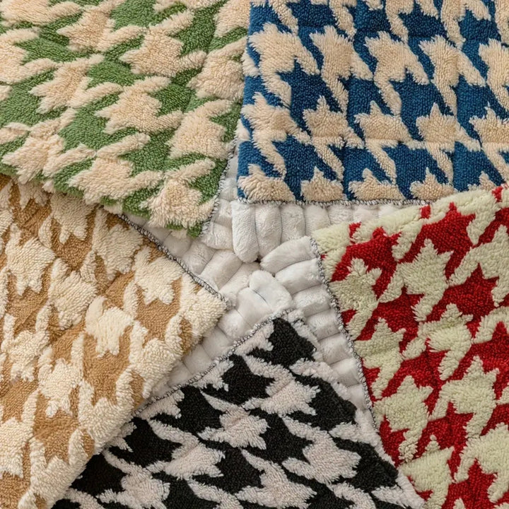 Kolorowy Pluszowy Pokrowiec na Sofę w Wzór Houndstooth i Pokrowiec na Poduszkę