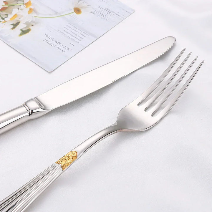 LuxSpoon | Elegancki zestaw sztućców w złotym designie