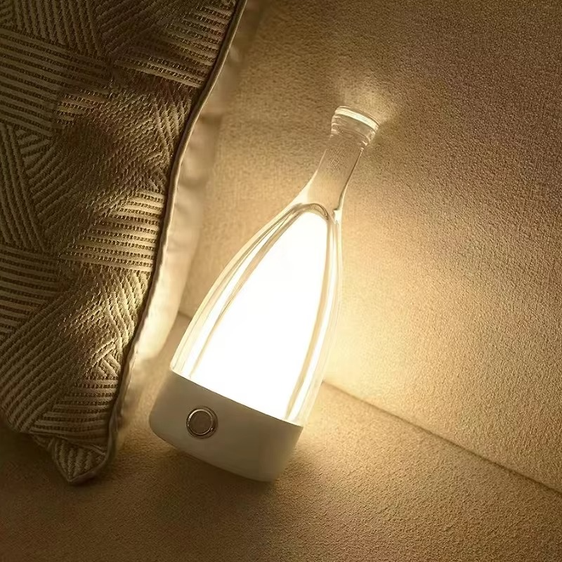 Lampa biurkowa w kształcie butelki wina z głośnikiem Bluetooth – Ładowalne nowoczesne nocne światło