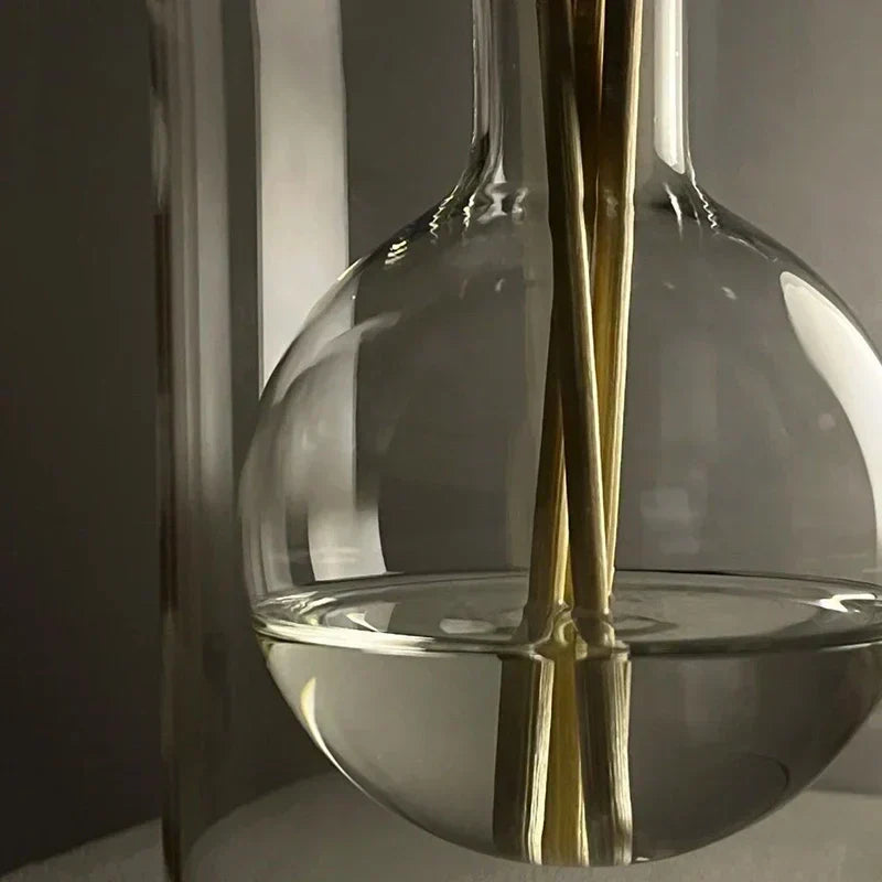 AromaLuxe – Elegancki dyfuzor zapachowy o minimalistycznym designie dla uspokajającej atmosfery