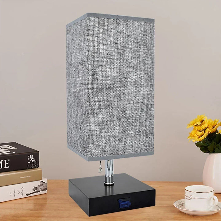 ChicLight – Elegancka Lampka Nocna z Portem Ładowania USB
