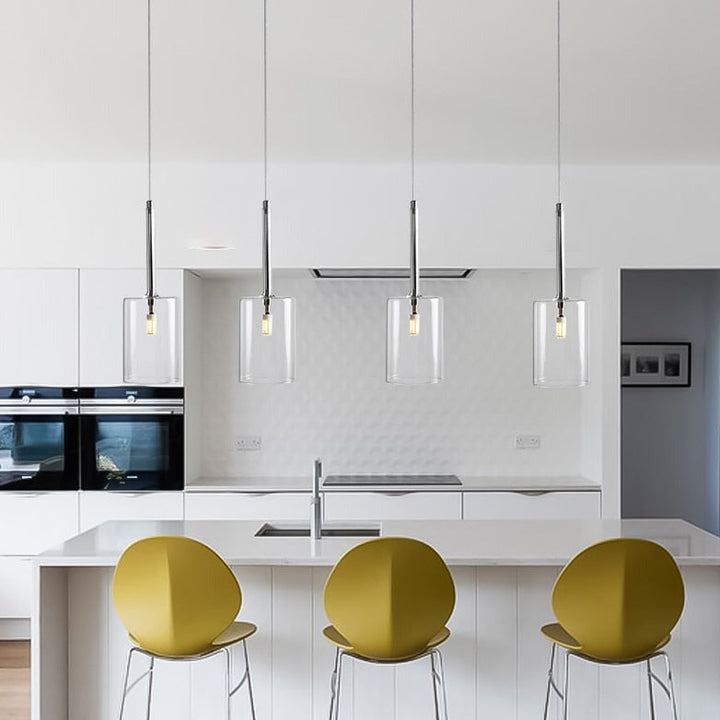 Lampa wisząca do stołu jadalnego wykonana ze szkła